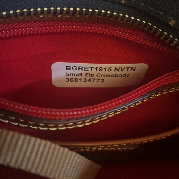 Dooney and Bourke crossbody - Picture 2 of 6